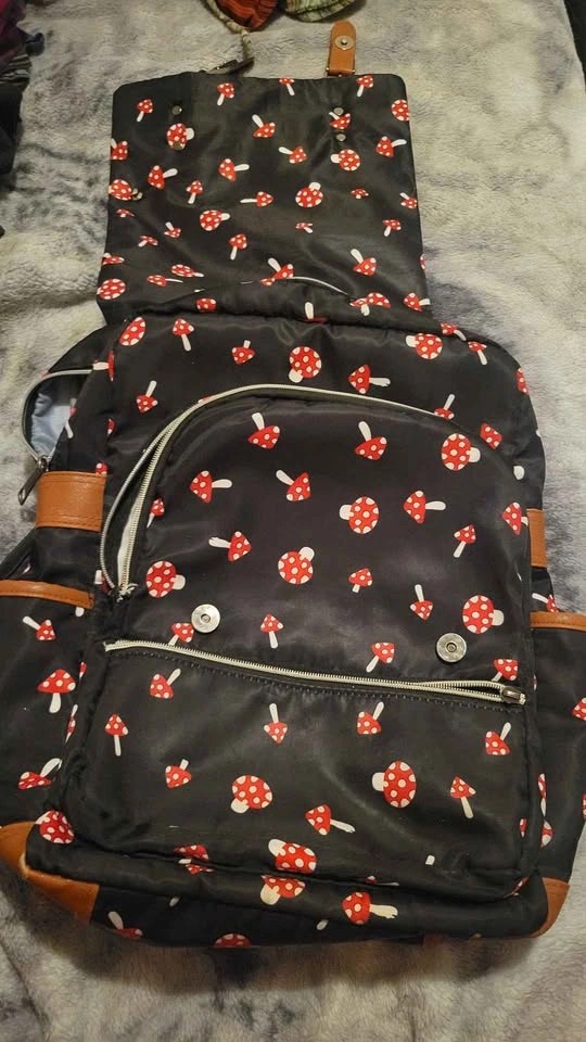 Mushroom backpack - photo 2