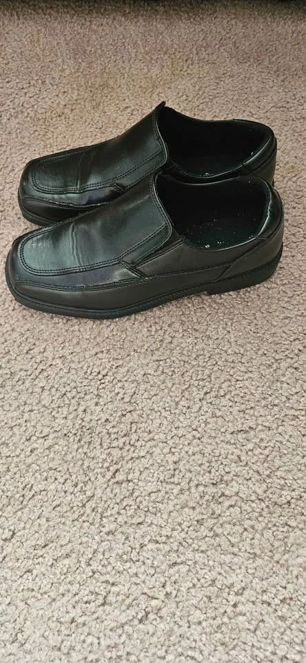 Boys dress shoes size 5Y - photo 2