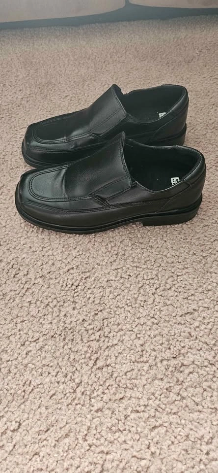 Boys dress shoes size 2Y - photo 2