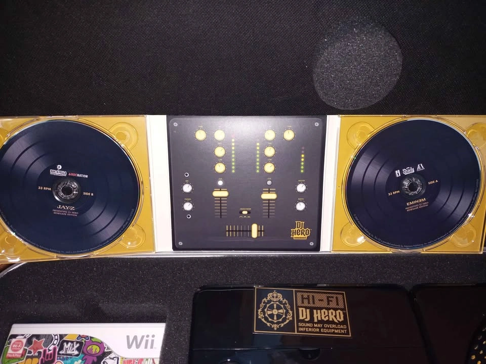 DJ Hero Renegade edition Wii - photo 3