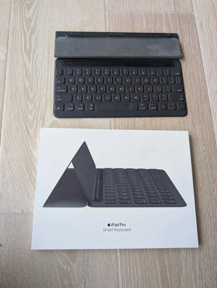 10.5" iPad Pro 256GB + Smart Keyboard - photo 3
