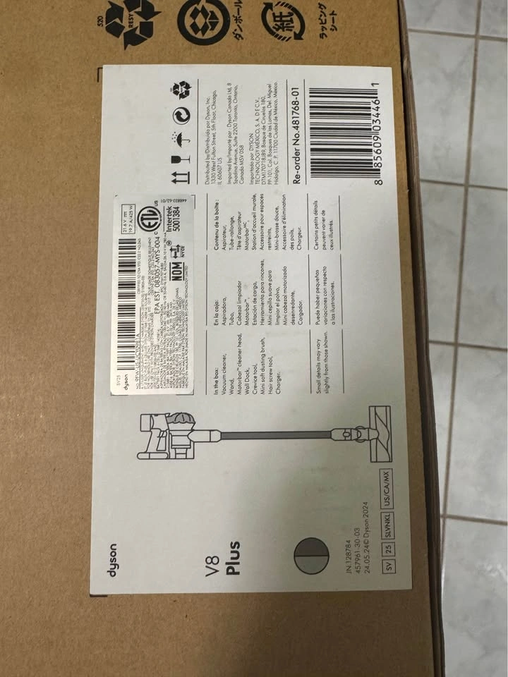 Brand new in box Dyson V8 - photo 3