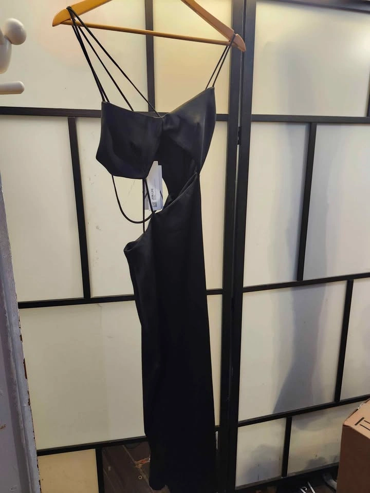 NWT xs ZARA Asymmetric cutout Midi Dress - photo 2