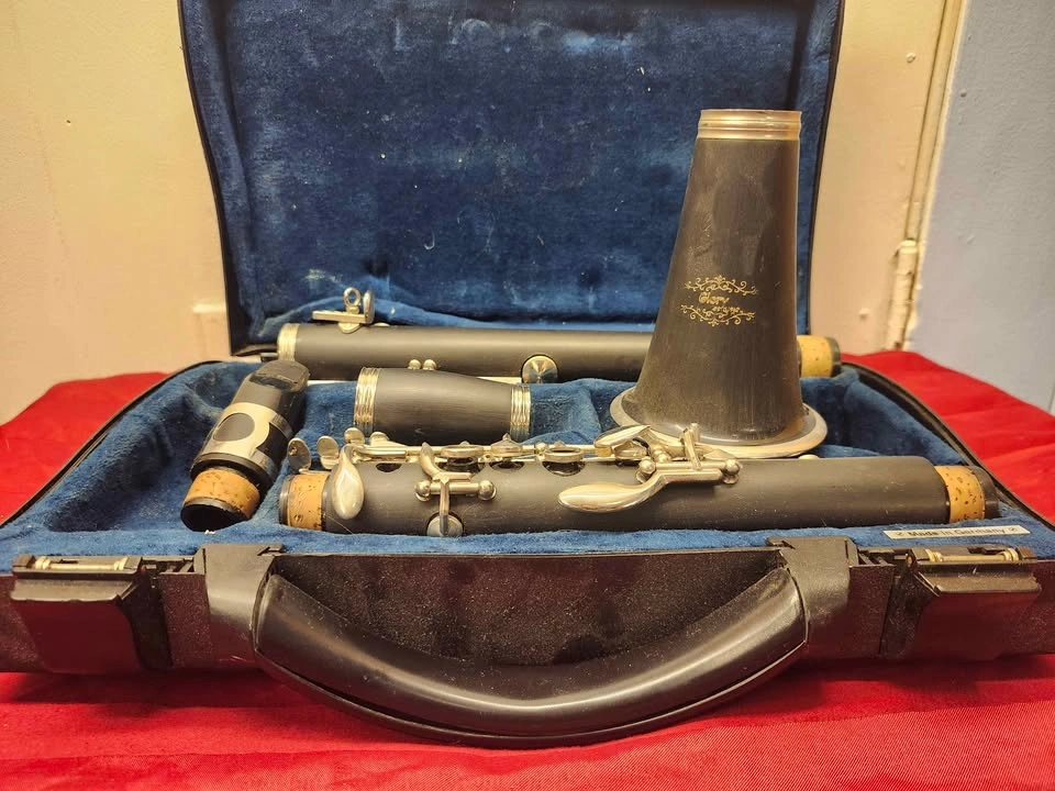 Clarinet with case - photo 2
