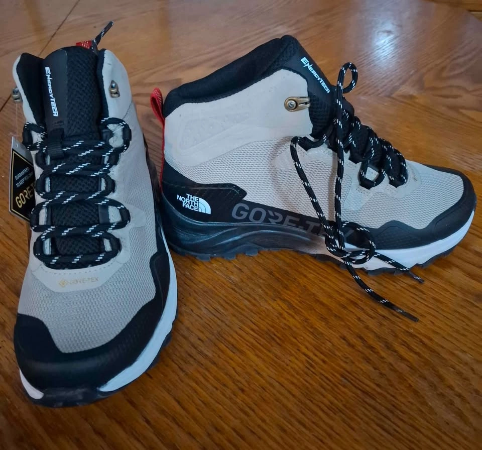 The North Face Energy Tech Boots - US 8 - photo 2