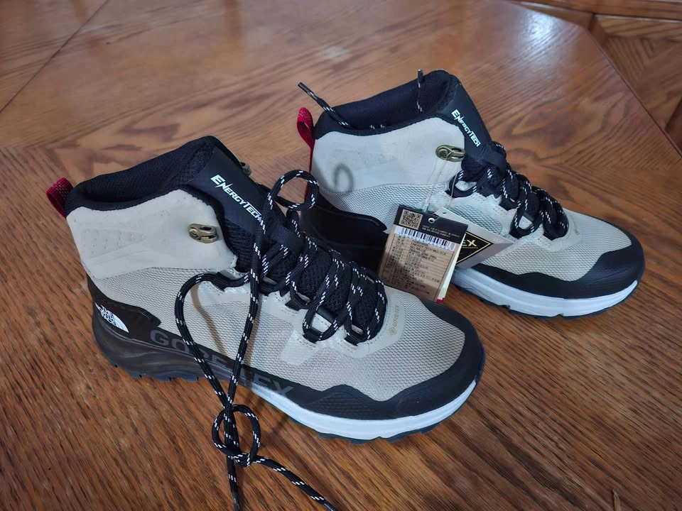 The North Face Energy Tech Boots - US 8 - photo 3