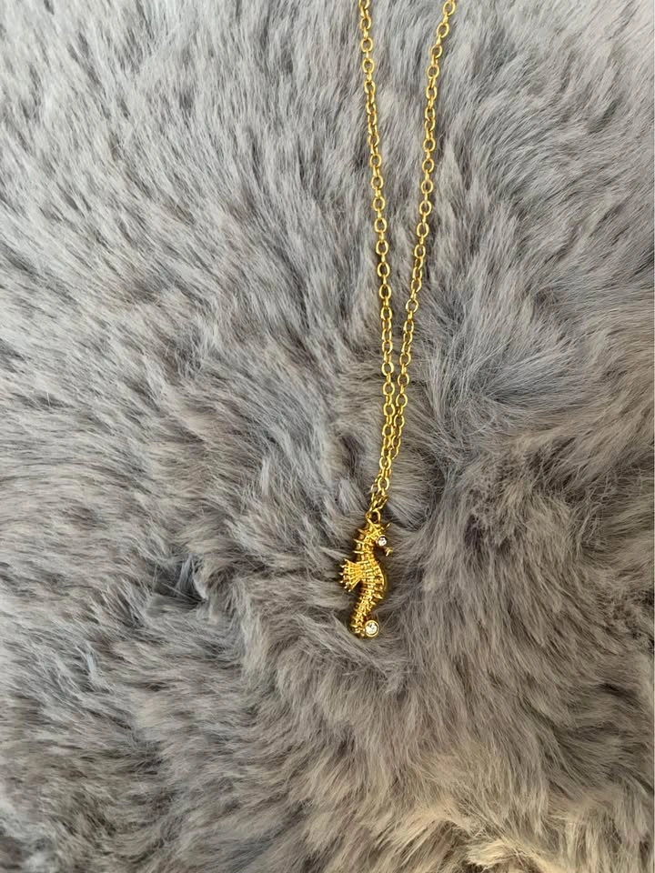 Kate Spade Seahorse Necklace - photo 3