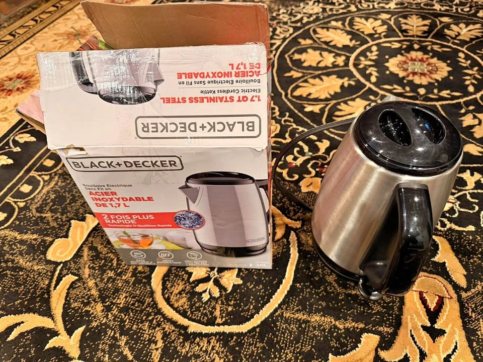 Black+Decker 1.7L Stainless Steel Cordless Electric Kettle