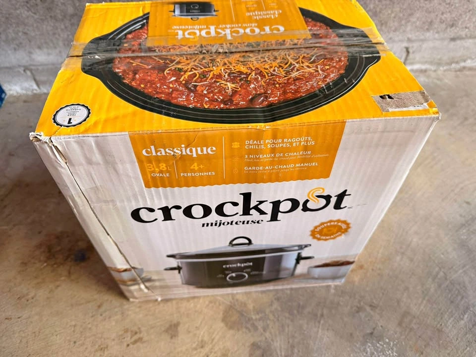 Crockpot Classique Slow Cookers 3.8L & 7.6L