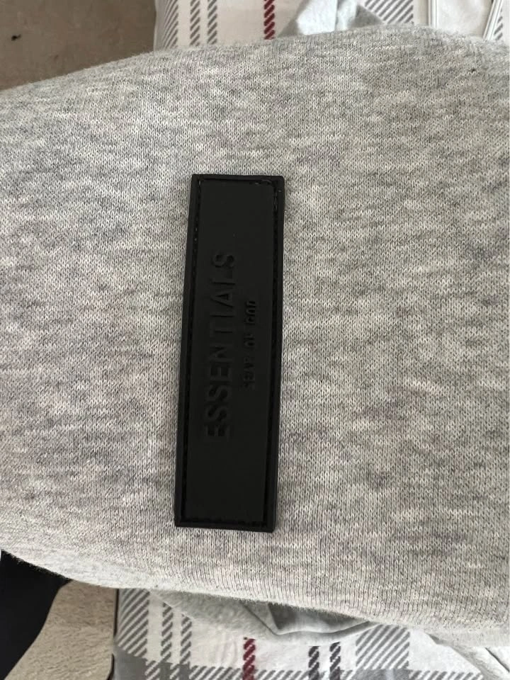 Essentials hoodie size small negotiable - photo 3
