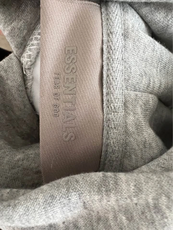 Essentials hoodie size small negotiable - photo 4
