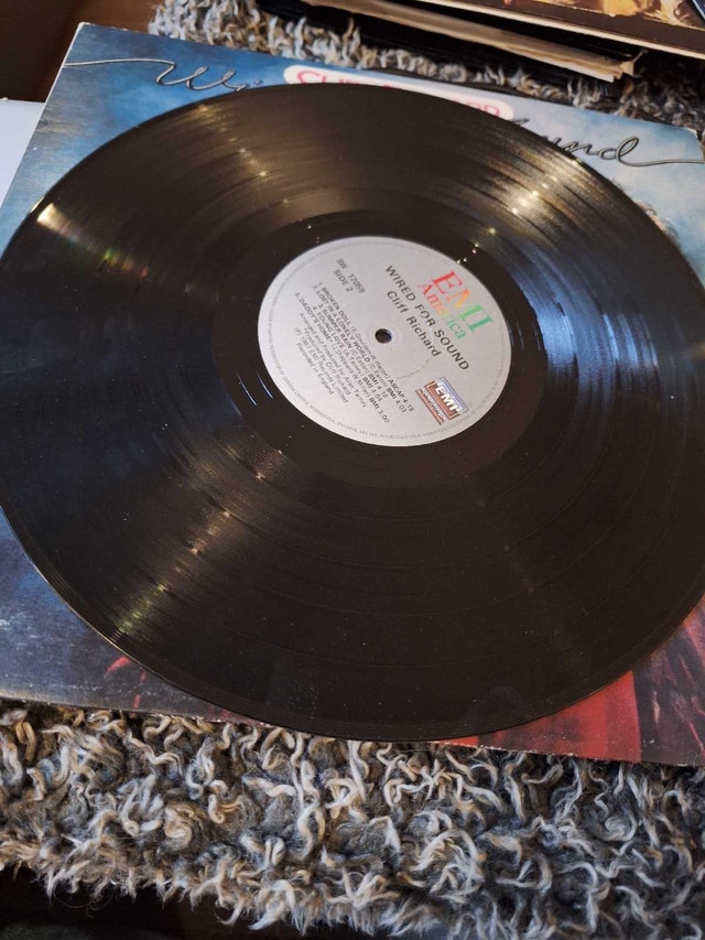 Cliff Richard Album - Wired for Sound - photo 2