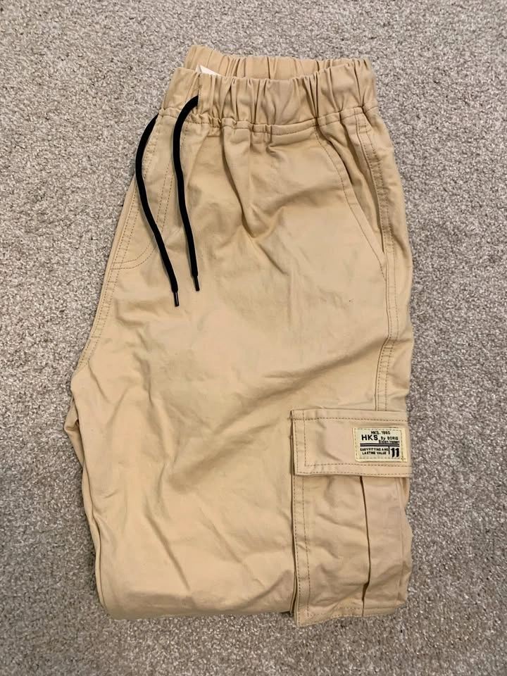 Brand New Men's Casual Wear Stylish Cargo Pants (Khaki Colour)