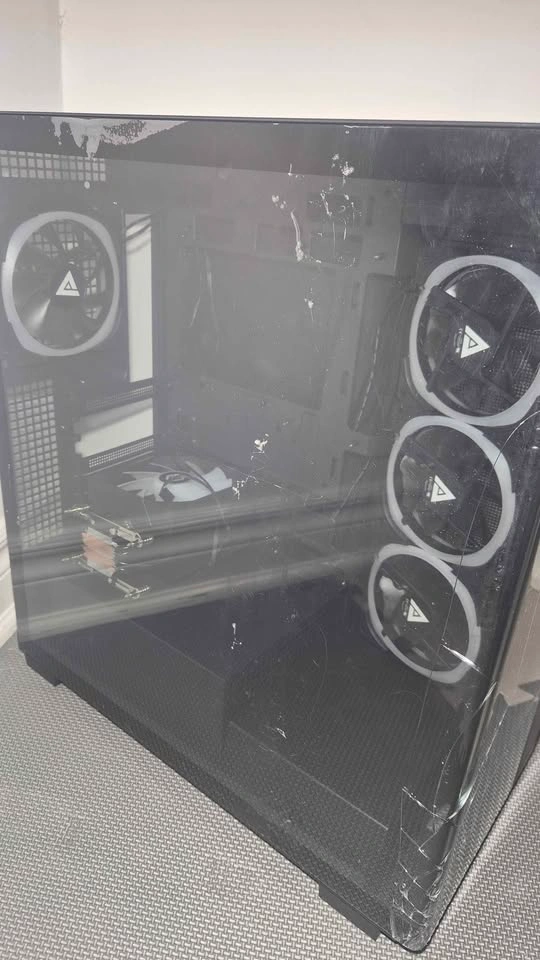 RGB PC Case ATX - Damaged Glass! - photo 3