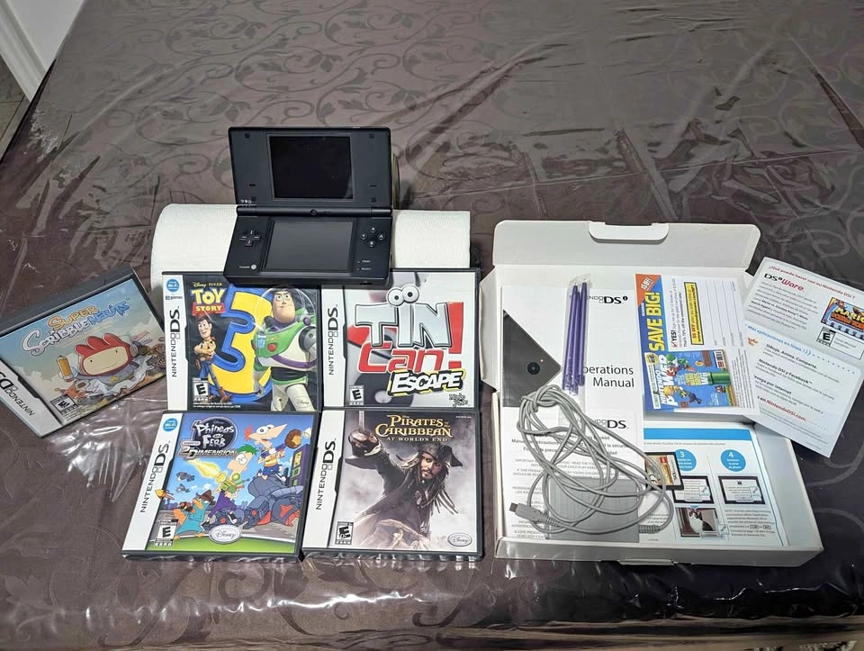 DSi Bundle - Modded DSi, Original Packaging/Charger/Stylus plus