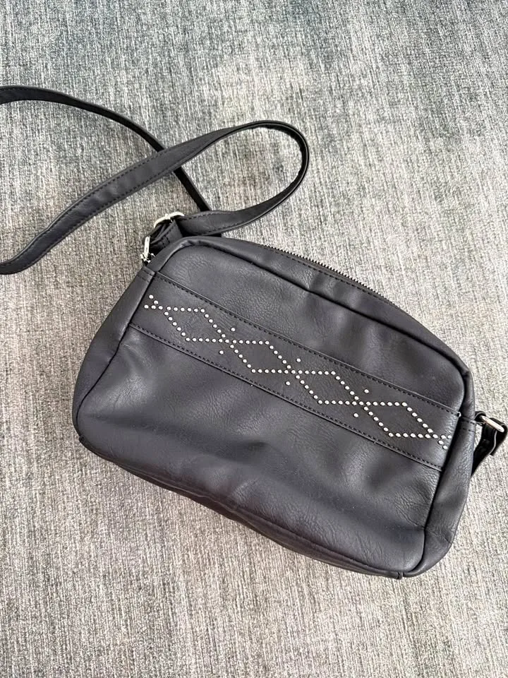 Women’s Black Leather Purse thumbnail