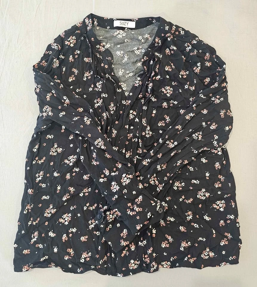 SUZY Black Floral Blouse. Size - Large - photo 2