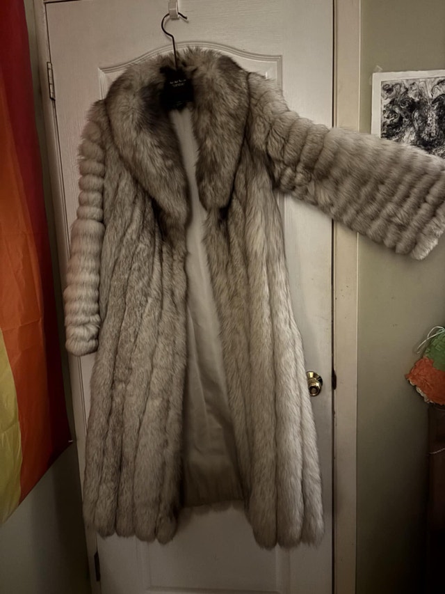 Real Silver Fox Fur Coat for Sale - photo 5