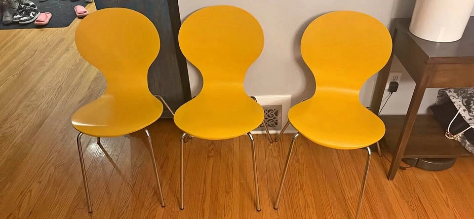Structube yellow dining room kitchen chairs (must take all)