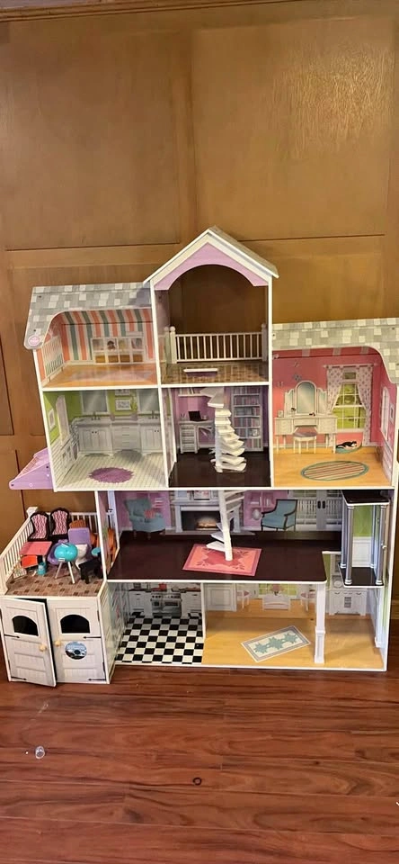 Kidkraft Giant Dollhouse