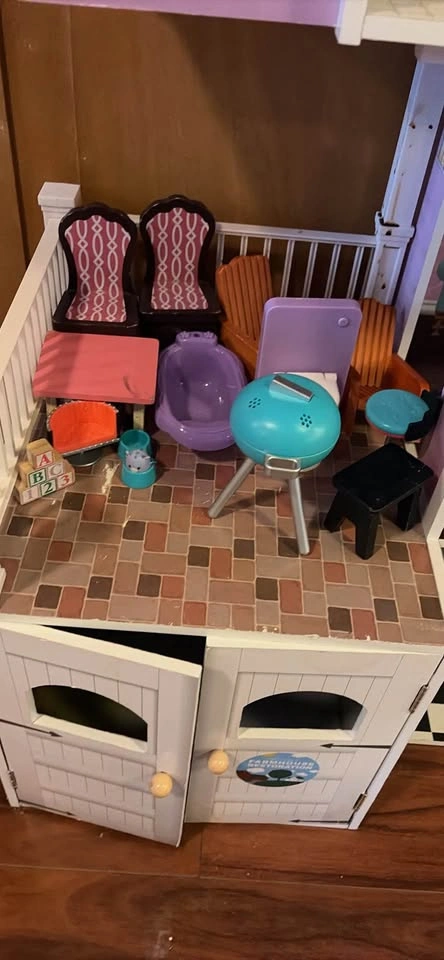 Kidkraft Giant Dollhouse - photo 2