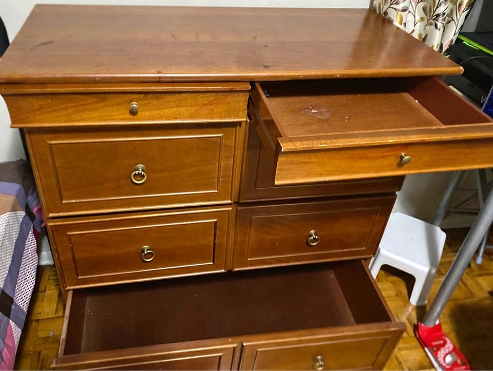 Solid Wood 6-Drawer Dresser - Great Condition!