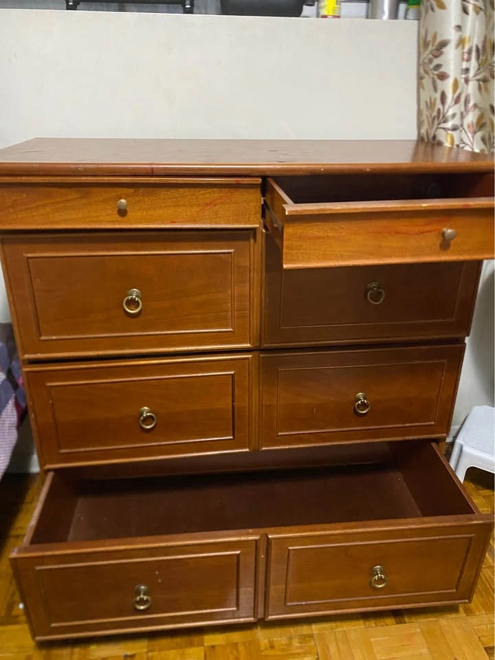 Solid Wood 6-Drawer Dresser - Great Condition! - photo 2
