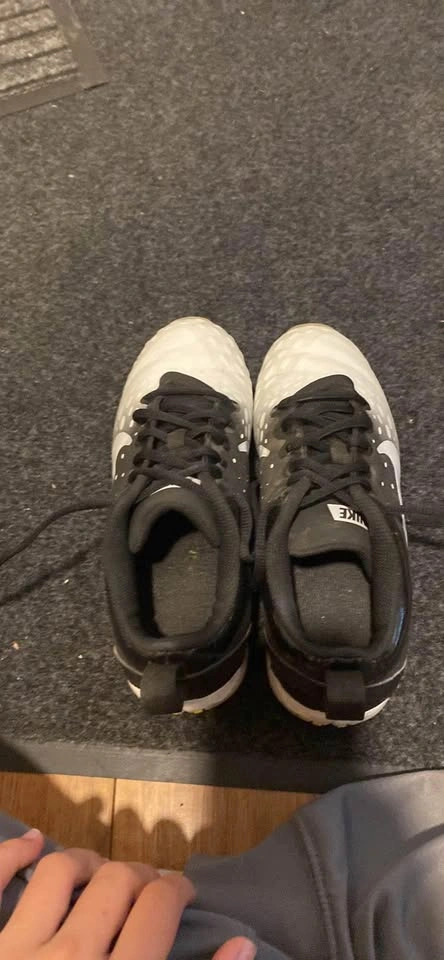 Boys soccer shoe - photo 2