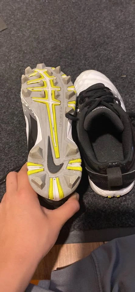 Boys soccer shoe - photo 4