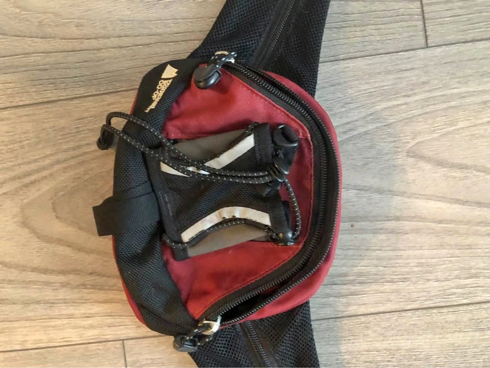 MEC Vintage Hydration Pack (Red/black)