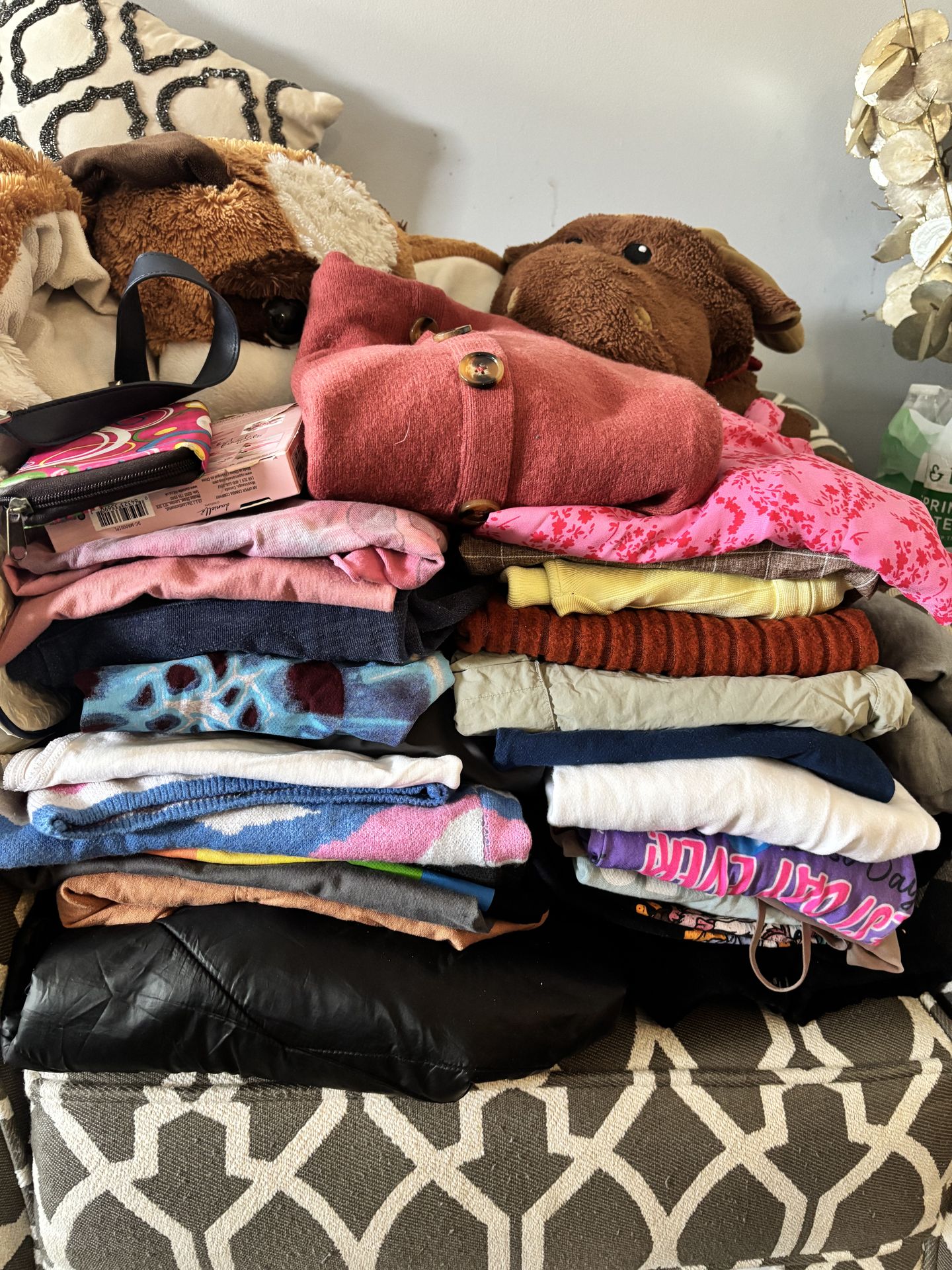 Huge Bag Of Clothes And Miscellaneous Items Various Sizes