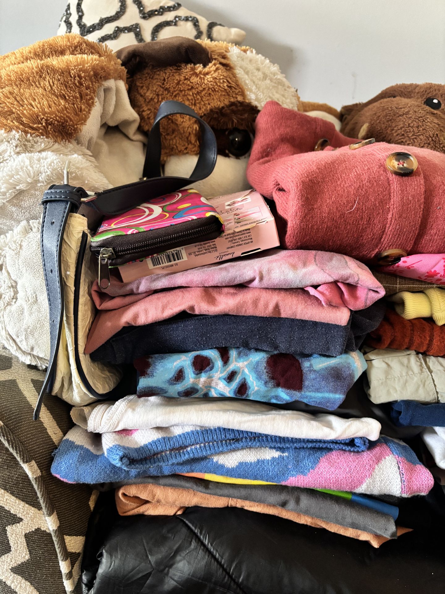 Huge Bag Of Clothes And Miscellaneous Items Various Sizes - photo 2
