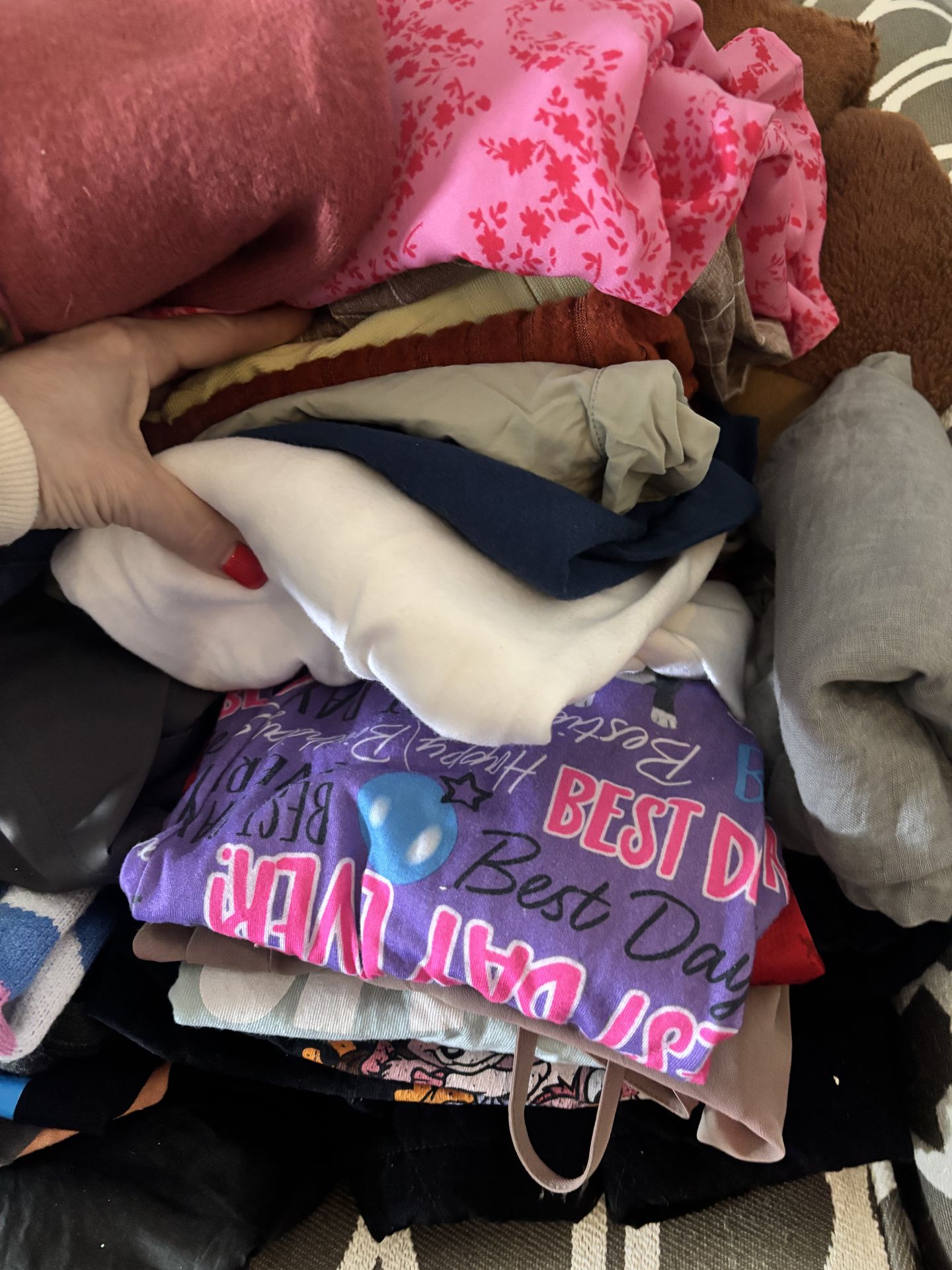 Huge Bag Of Clothes And Miscellaneous Items Various Sizes - photo 4