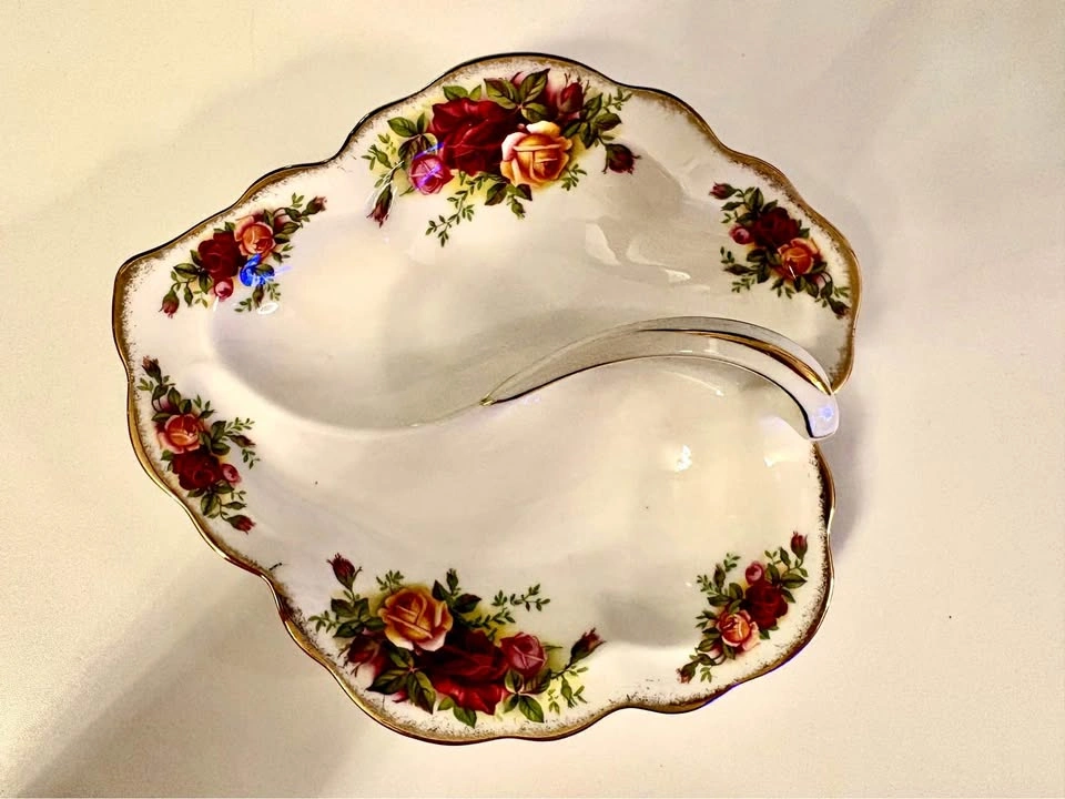 Royal Albert Old Country Roses Split Leaf Dish