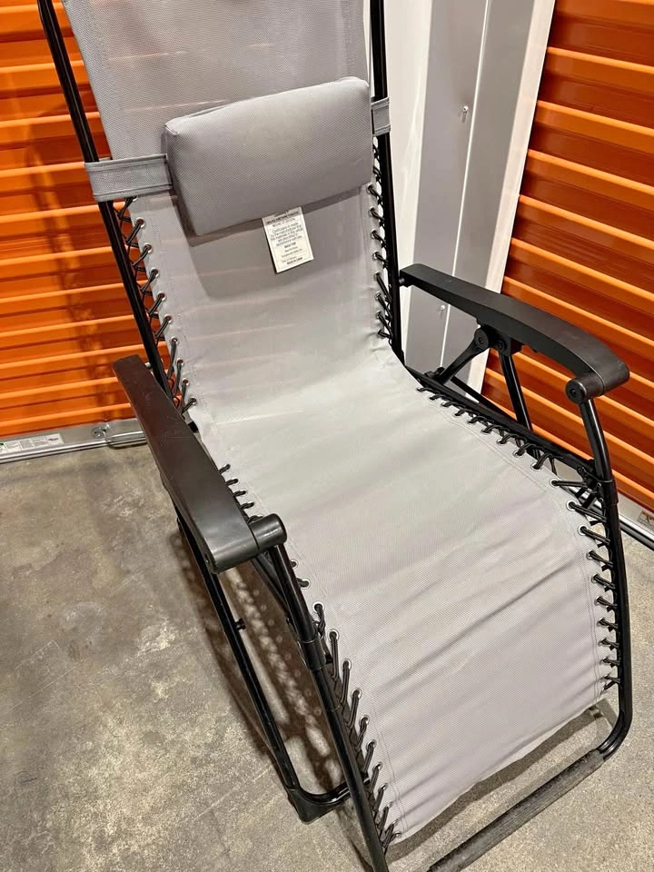 Bass Pro Shops Zero Gravity Lounger Chairs (2)