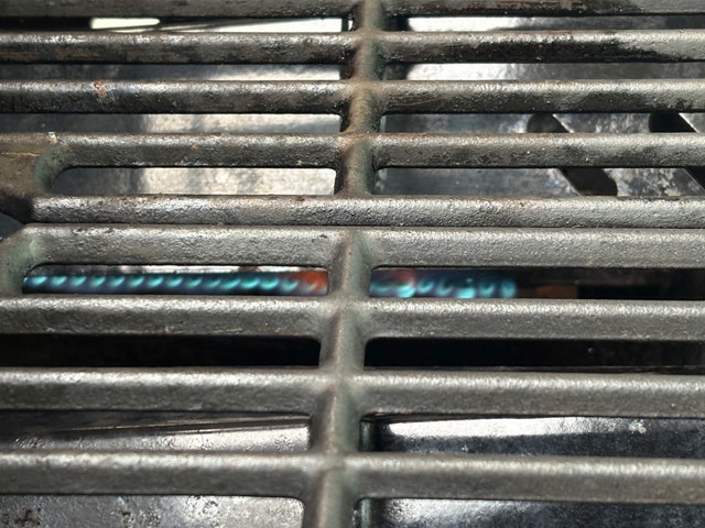 Master Forge BBQ 4 Burners (Gas Tank Included) - photo 3