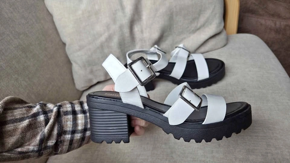White and black sandals size 7