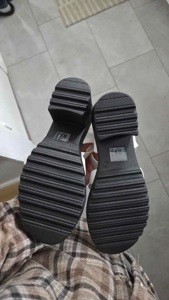 White and black sandals size 7 - photo 5
