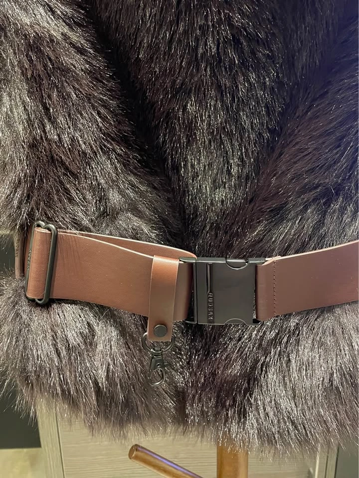 Brand new with tag RUDSAK pull-on faux fur vest - photo 2