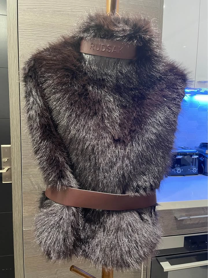 Brand new with tag RUDSAK pull-on faux fur vest - photo 3