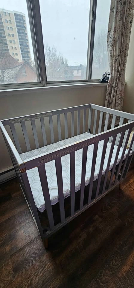 Gray Baby Crib with Mattress - photo 2