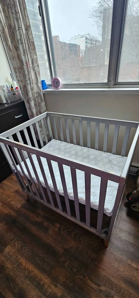Gray Baby Crib with Mattress - photo 4