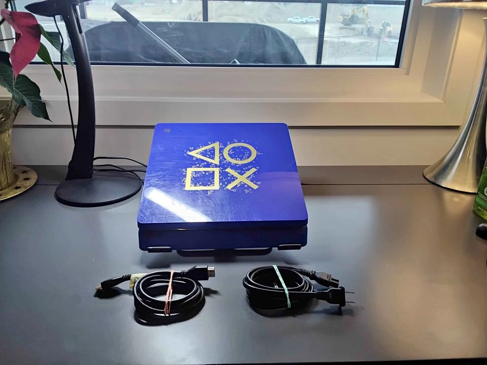 PS4 W/ Cords + controller