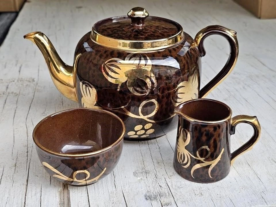 Vintage Gibson & Sons Teapot & Creamer Set