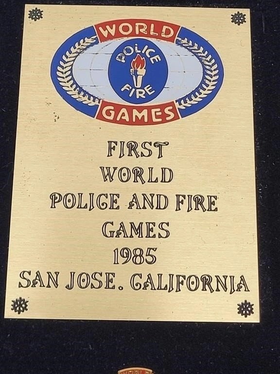 1985 1st World Fire & Police Pin Set - photo 2