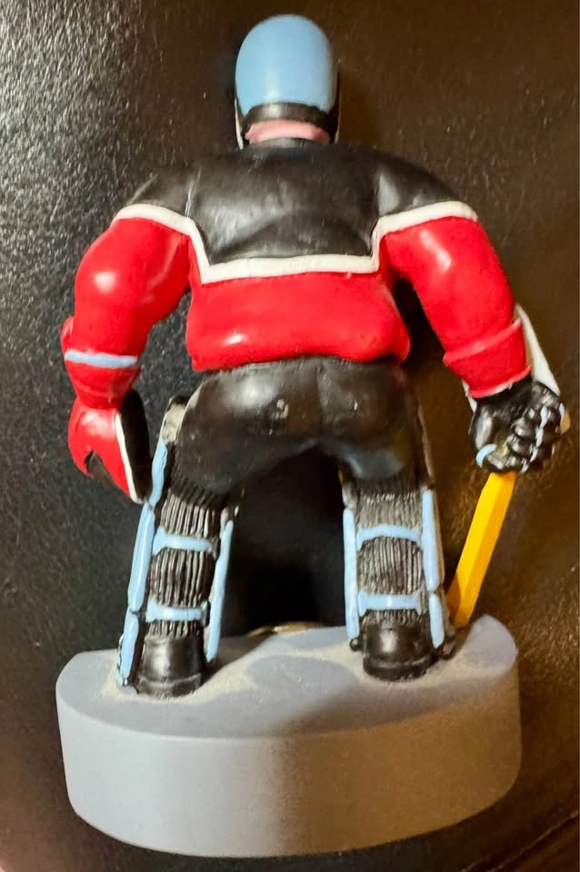 Vintage Novelty Goalie Figure with Working Clock - photo 3