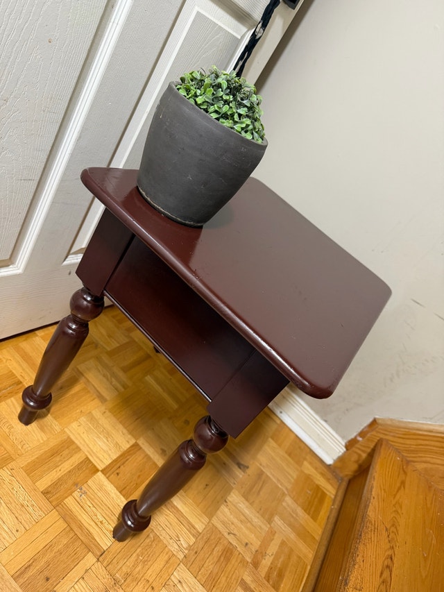 Dark Brown Used Side Table - photo 2
