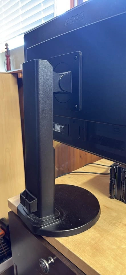 24 inch LCD Monitor - photo 3