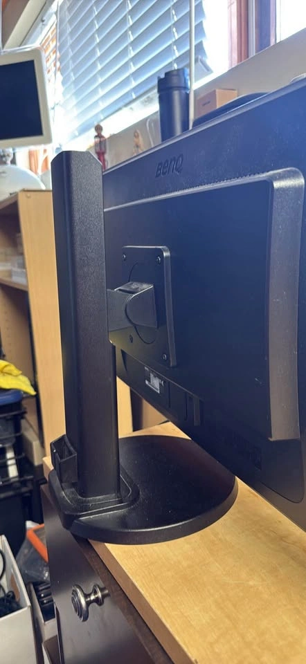 24 inch LCD Monitor - photo 4