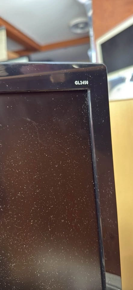 24 inch LCD Monitor - photo 5